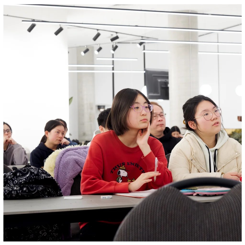 Choosing the Right Medical Pathway: Undergraduate vs Graduate Entry Explained